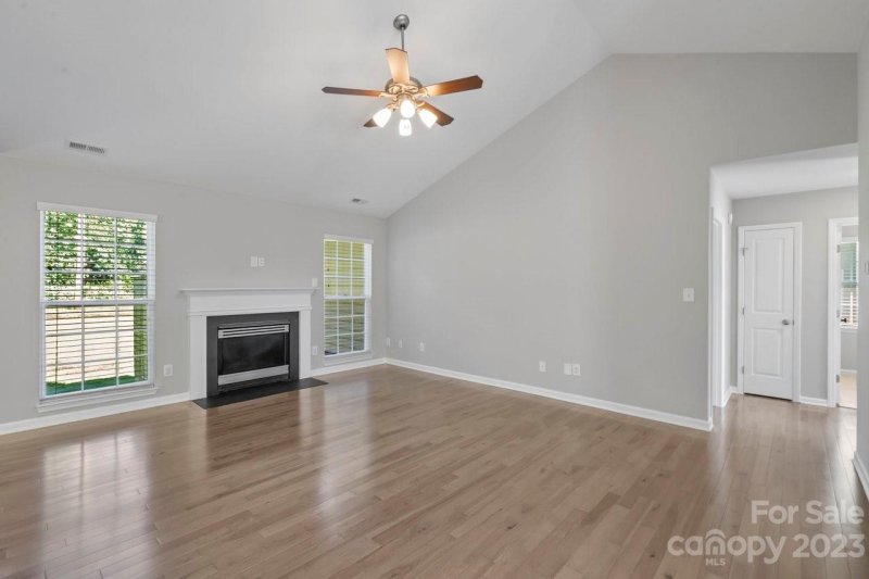 Property image 5 at 6127 Colchester Lane, Matthews, NC 28104