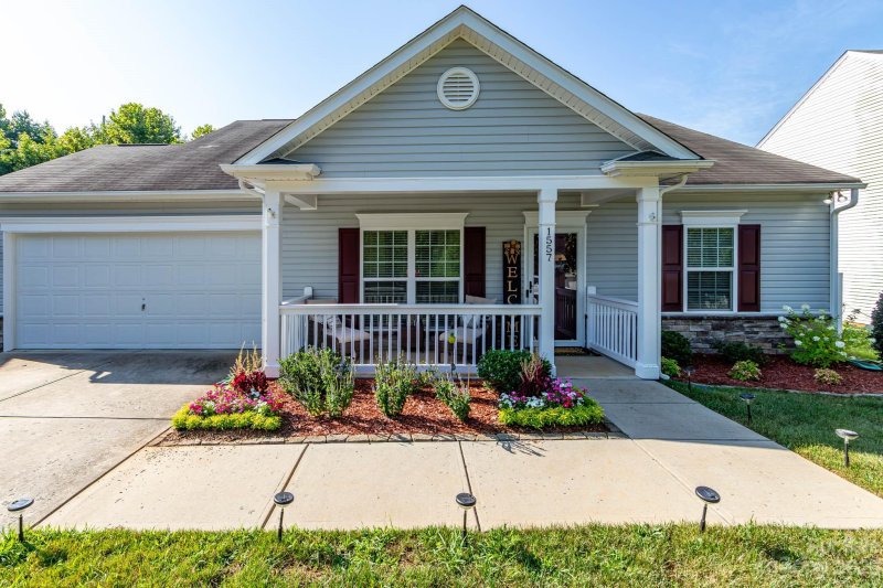 Property image 2 at 1557 Glenbar Court, Clover, SC 29710