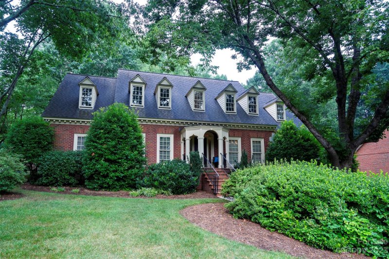 6816 Cameron Glen Drive