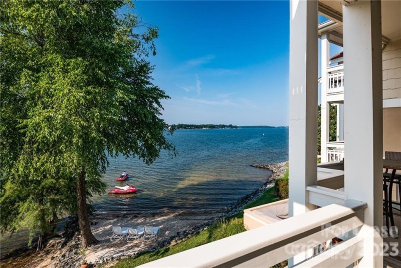 Property image 2 at 17925 Kings Point Drive, Cornelius, NC 28031