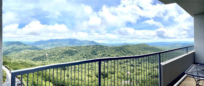 Property image 4 at 303 Sugar Top Drive, Sugar Mountain, NC 28604