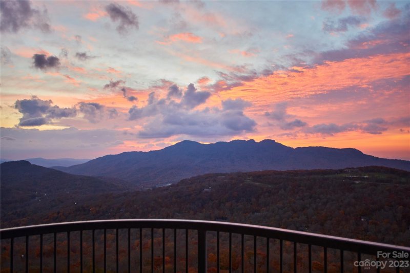 Property image 5 at 303 Sugar Top Drive, Sugar Mountain, NC 28604