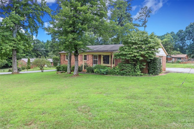 Property image 2 at 132 Greendale Drive, Mount Holly, NC 28120