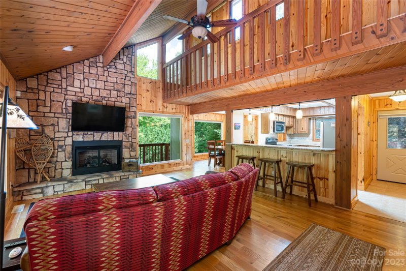 Property image 2 at 40 Maplewood Drive, Maggie Valley, NC 28751