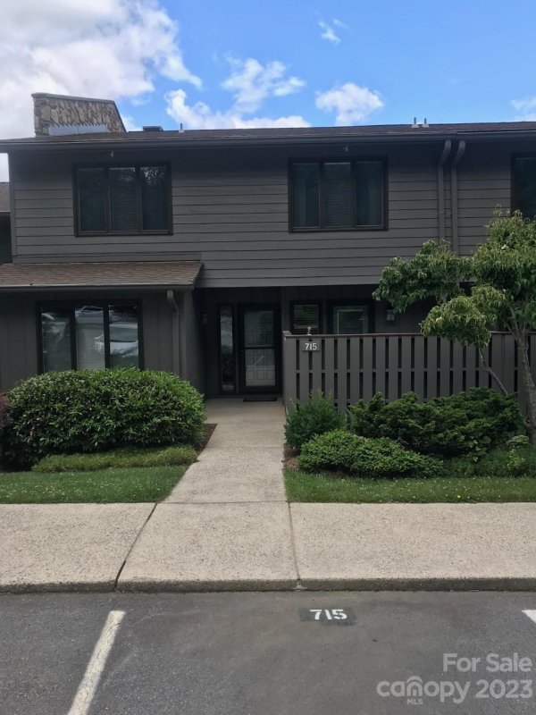 Property image 2 at 715 Crowfields Lane, Asheville, NC 28803