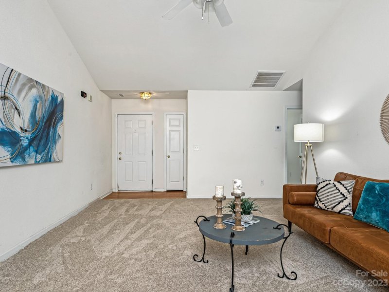 Property image 3 at 6812 Parkers Crossing Drive, Charlotte, NC 28215