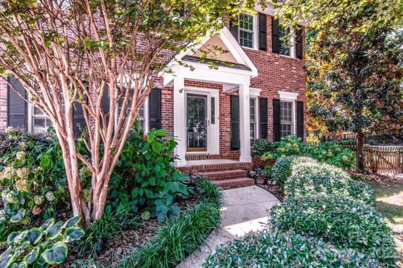 Property image 2 at 19736 Beneteau Court, Cornelius, NC 28031