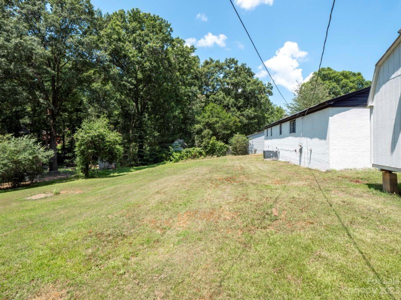 Property image 4 at 403 Witten Lane, Gastonia, NC 28052
