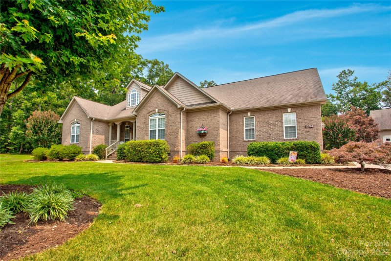 Property image 2 at 1234 Oakbluff Drive, Salisbury, NC 28147