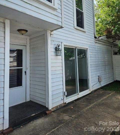 7005 Stonington Lane