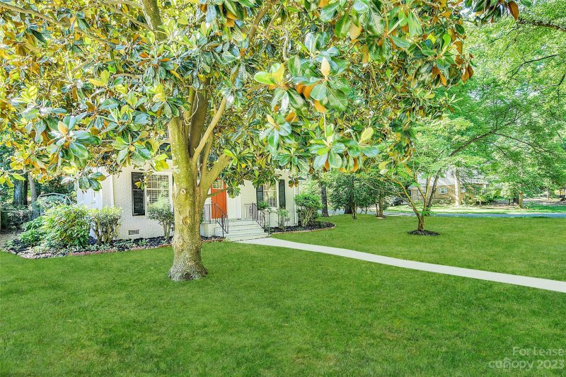 Property image 3 at 4600 Dawnwood Drive, Charlotte, NC 28212