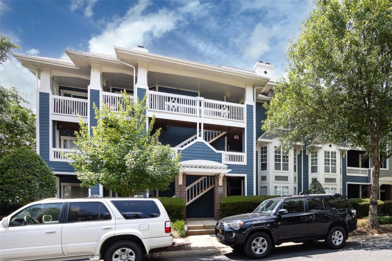 Property image 2 at 2210 Sumner Green Avenue, Charlotte, NC 28203