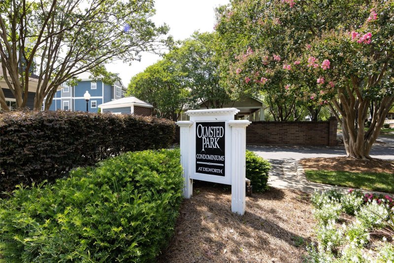 Property image 3 at 2210 Sumner Green Avenue, Charlotte, NC 28203