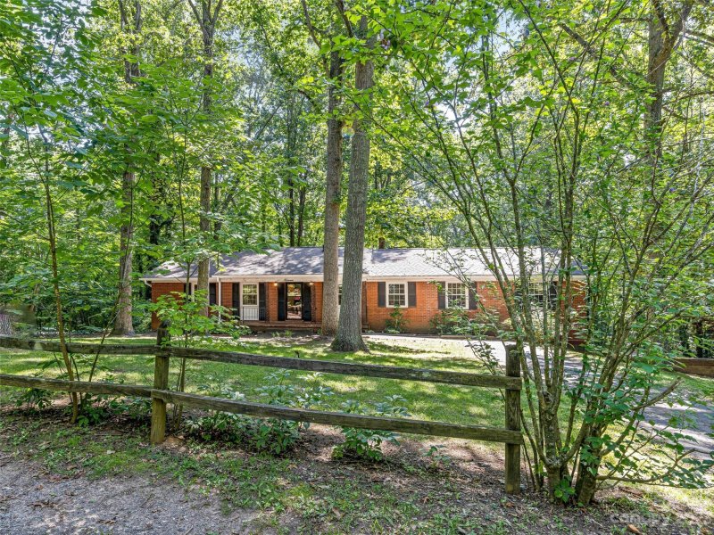 Property image 4 at 11 Botany Court, Asheville, NC 28805