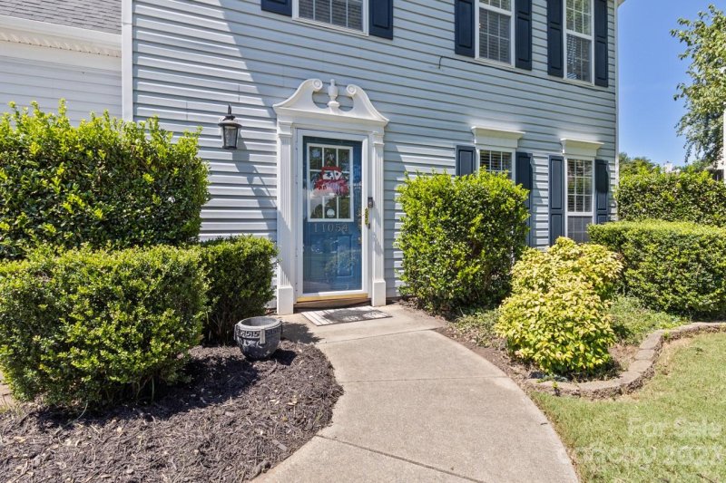 Property image 4 at 11054 Treebranch Drive, Charlotte, NC 28216