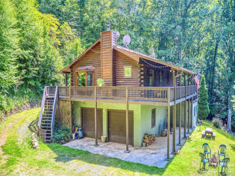 Property image 3 at 28 Honeybear Lane, Clyde, NC 28721