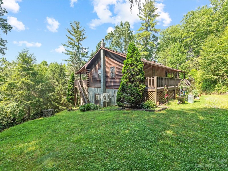 Property image 4 at 28 Honeybear Lane, Clyde, NC 28721