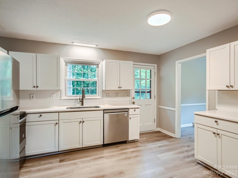 Property image 5 at 743 Pineborough Road, Charlotte, NC 28212