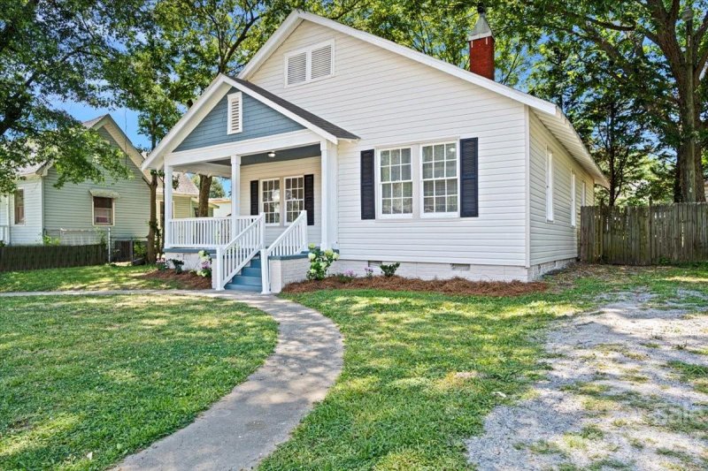 Property image 2 at 107 S Liberty Street, Gastonia, NC 28052