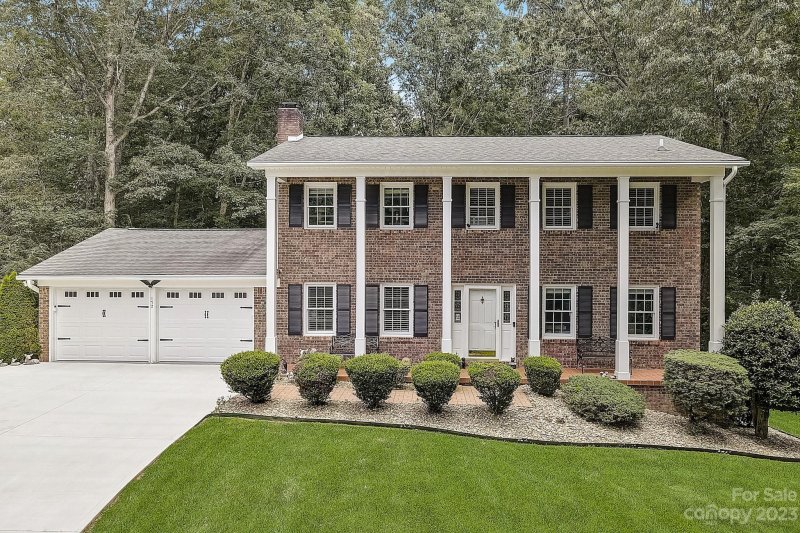 Property image 2 at 172 Haywood Knolls Drive, Hendersonville, NC 28791