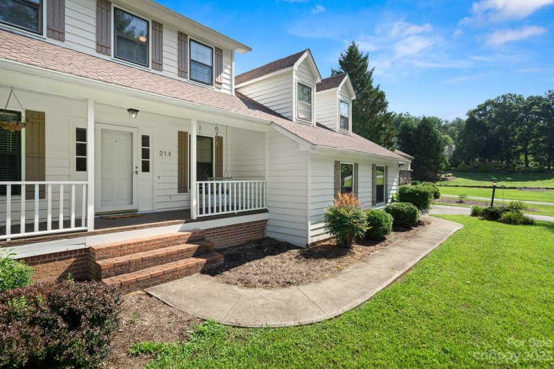 Property image 5 at 214 Raintree Drive, Hendersonville, NC 28791