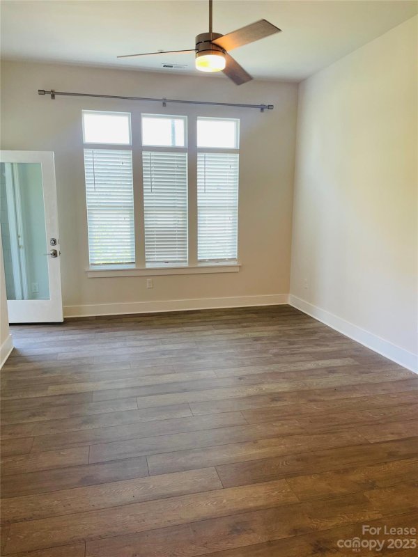 Property image 5 at 935 Mcalway Road, Charlotte, NC 28211