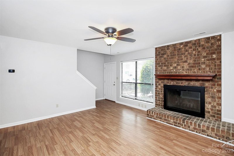 Property image 3 at 10913 Carmel Crossing Road, Charlotte, NC 28226