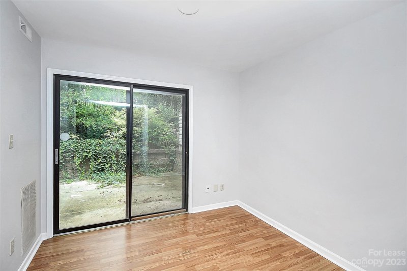 Property image 4 at 10913 Carmel Crossing Road, Charlotte, NC 28226