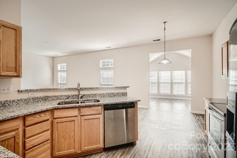 Property image 4 at 9931 Barbee Drive, Charlotte, NC 28269