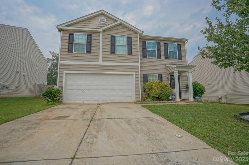 Property image 4 at 5607 Graypark Drive, Charlotte, NC 28269