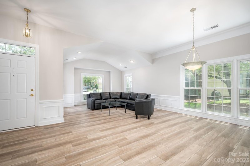 Property image 3 at 10421 Pullengreen Drive, Charlotte, NC 28277