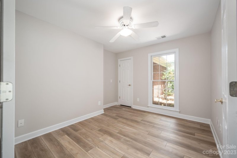 Property image 5 at 10421 Pullengreen Drive, Charlotte, NC 28277