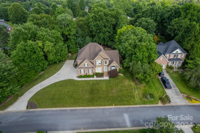 5079 Cramer Woods Drive