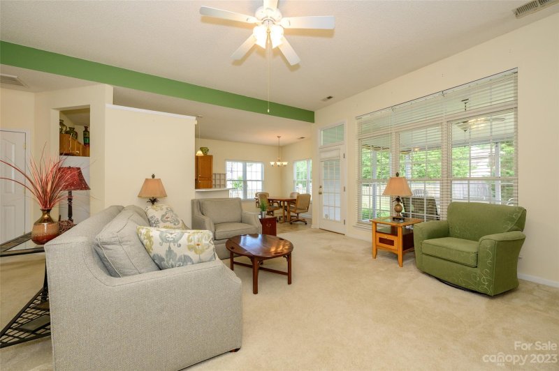 Property image 3 at 4533 Fox Thorne Drive, Charlotte, NC 28216