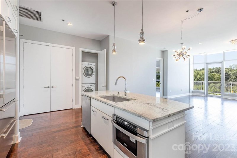 Property image 3 at 1100 Metropolitan Avenue, Charlotte, NC 28204