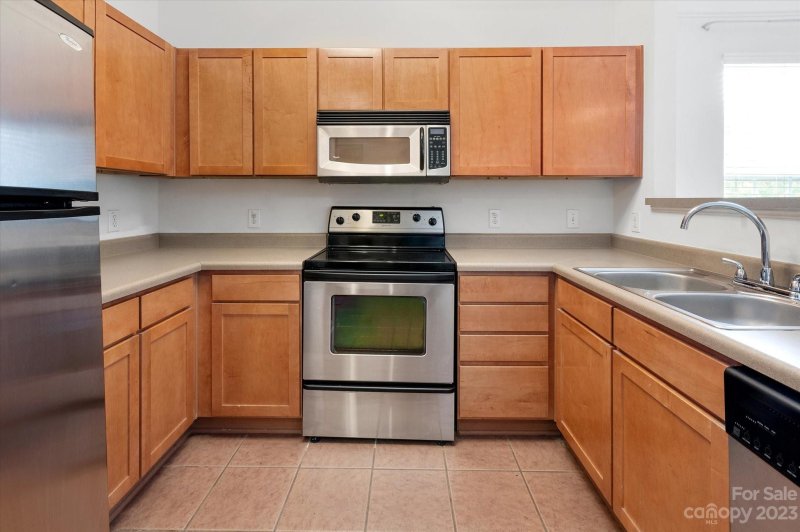 Property image 3 at 221 Appeldoorn Circle, Asheville, NC 28803