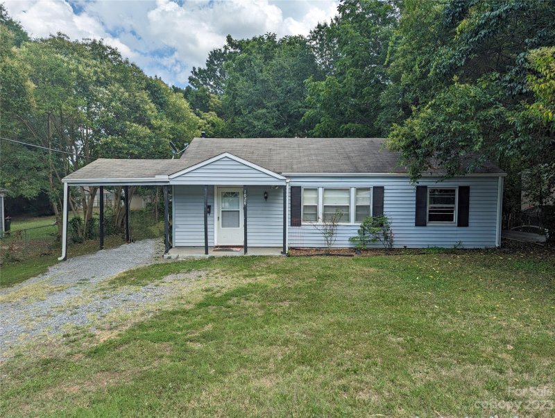 1028 Cherokee Avenue