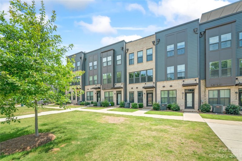 Property image 2 at 325 Music Hall Way, Charlotte, NC 28203