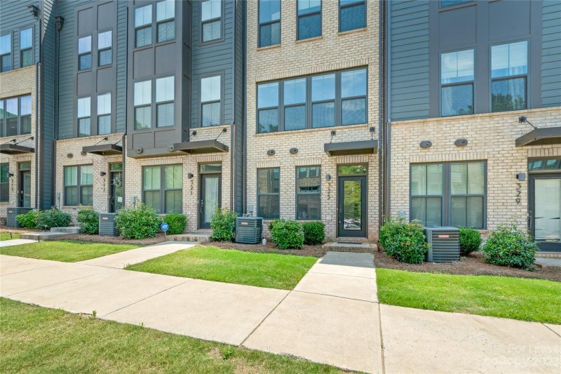 Property image 3 at 325 Music Hall Way, Charlotte, NC 28203