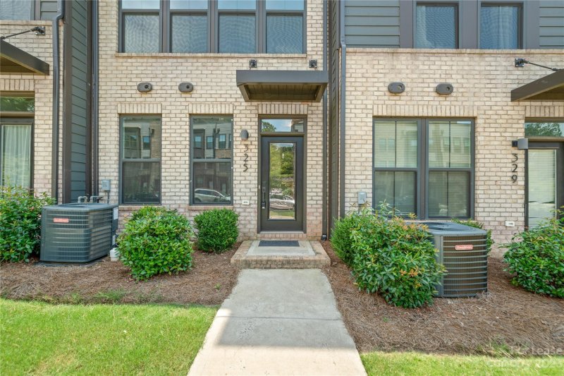 Property image 4 at 325 Music Hall Way, Charlotte, NC 28203