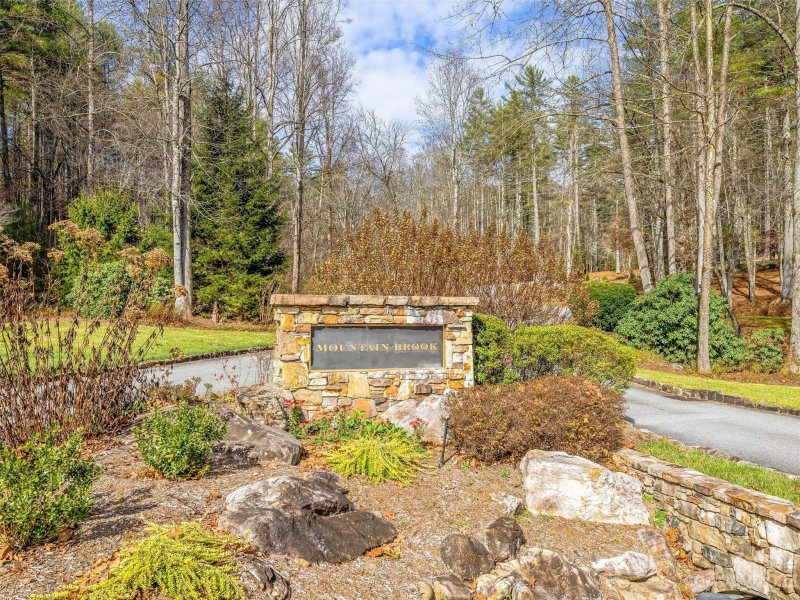 53r High Hemlock Trail