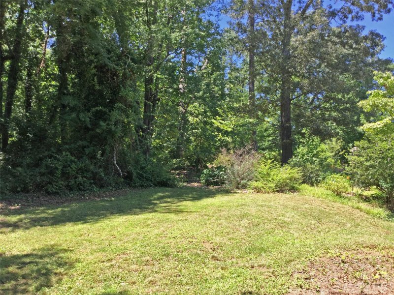 Property image 5 at 18 Governors Court, Asheville, NC 28805