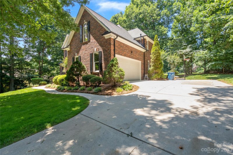 Property image 2 at 6361 Fox Chase Drive, Davidson, NC 28036