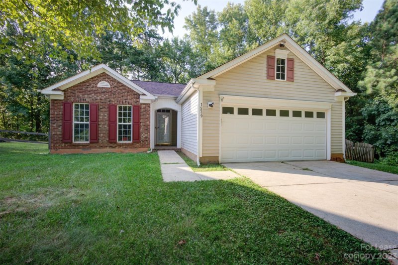 1529 Majestic Meadow Drive