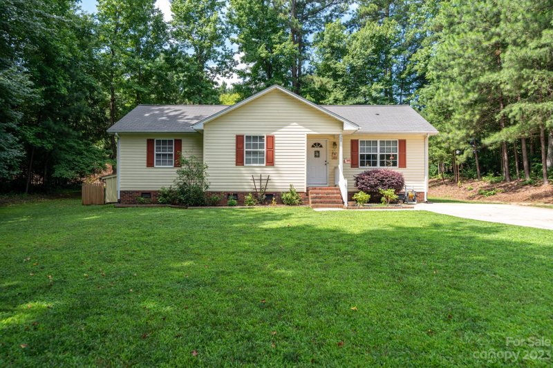 Property image 3 at 5492 Wrenn Drive, Denver, NC 28037