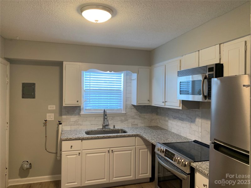 Property image 3 at 5803 Hunting Ridge Lane, Charlotte, NC 28212