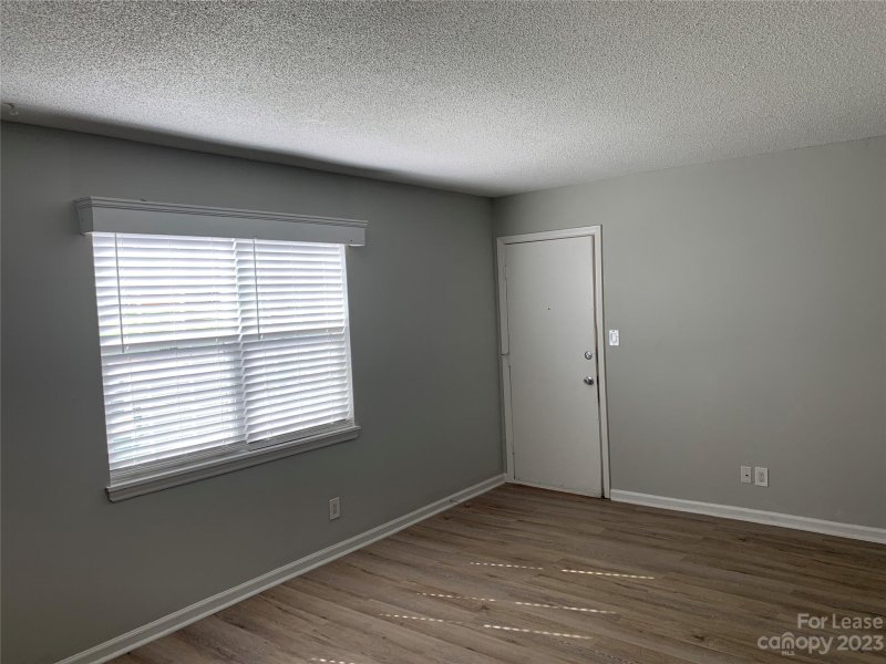 Property image 4 at 5803 Hunting Ridge Lane, Charlotte, NC 28212