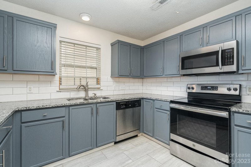 Property image 5 at 1306 Winding Branch Court, Charlotte, NC 28216