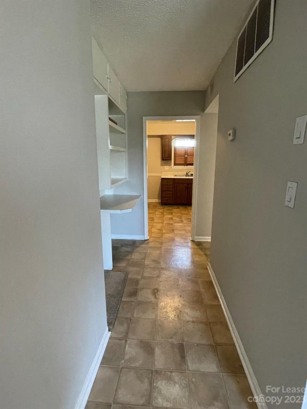 Property image 3 at 5805 Hunting Ridge Lane, Charlotte, NC 28212