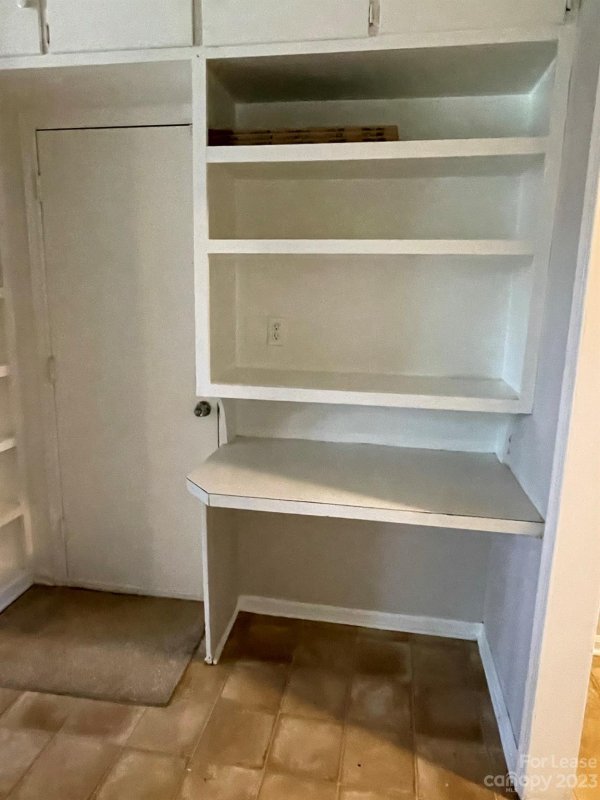 Property image 4 at 5805 Hunting Ridge Lane, Charlotte, NC 28212